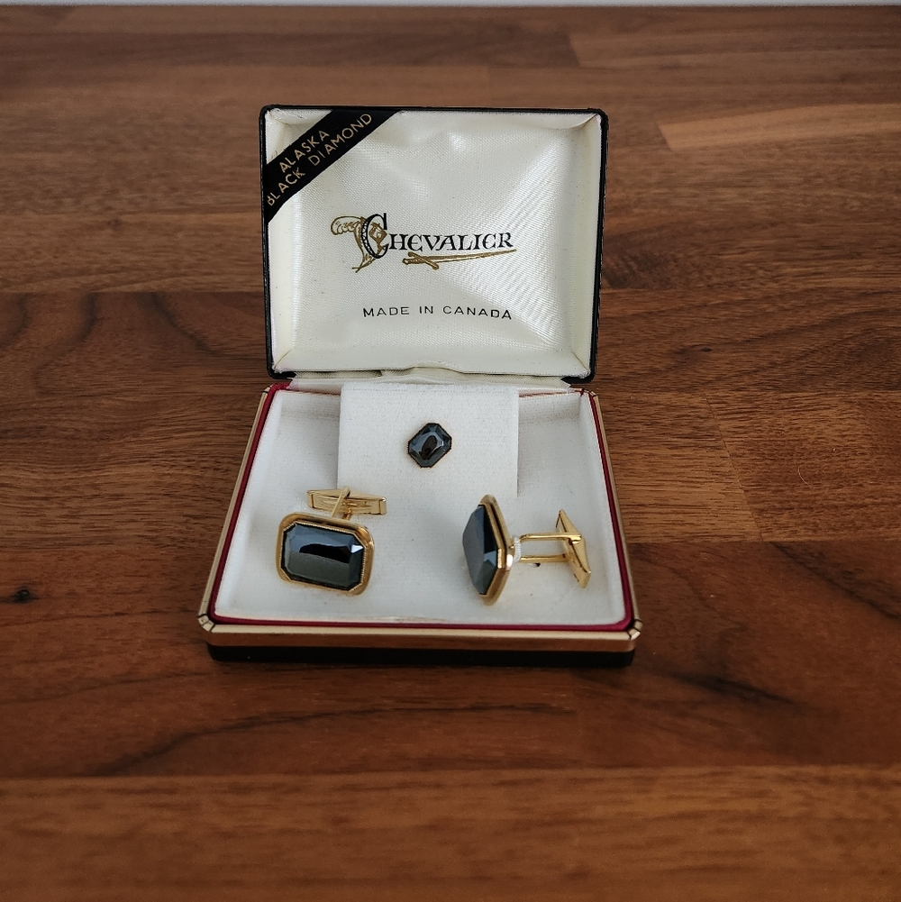 Vintage Chevalier Boxed Cufflinks Set